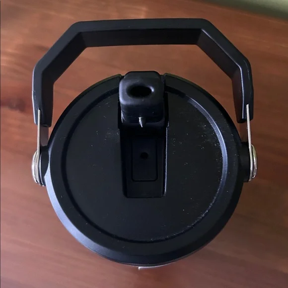 Black/Silver Stanley IceFlow Tumbler - Picture 6 of 8